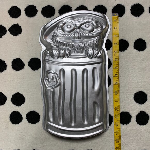 Oscar The Grouch Cake Pan Wilton Sesame Street Muppets Vintage 70s Retro Baking - Picture 4 of 6